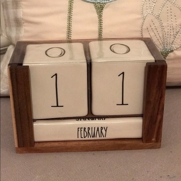 RAE DUNN CALENDAR 📅 - Picture 5 of 5